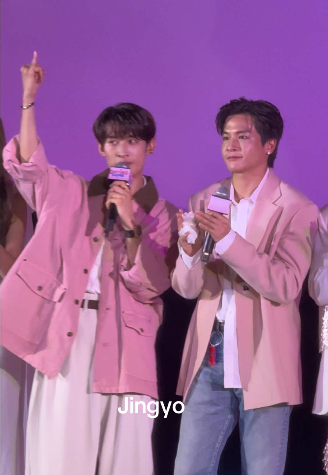โคจิสัญญาแล้วนะว่าจะมาจัดคอนเสิร์ตในไทย แต่ขอนั่งfirst classบินมานะ😂 #DatingGameTheLastingLoveEP #DatingGameTheSeries #向井康二 #SnowMan 