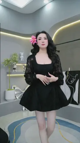 Màu đen xinh xỉu lun #khosihaichuyen #xuhuong #đầm #váyxinh 
