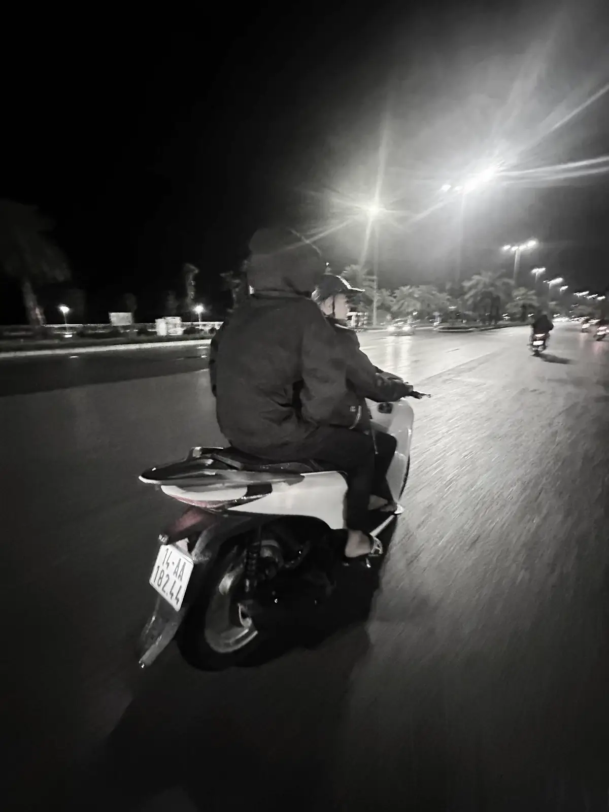 练习对你所拥有的感到满意，练习放弃你没有给予的 