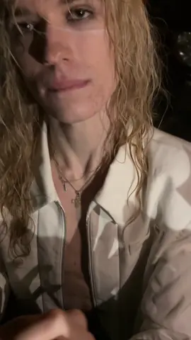 he’s so beautiful 🥹 him signing my photocard lol #2hollis #portland #pdx #boyliife #thestartour 