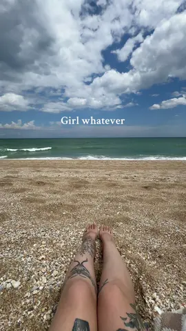 It’s not that serious and I’m at the beach 😉 #beach #beachvibes #girlwhatever 