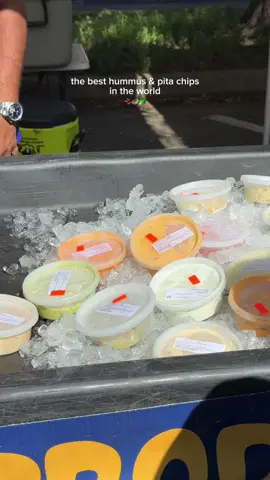 have you ever tried Yummy Yummy hummus & pita chips at the farmers markets in CO? 🥙 #colorado #boulderfarmersmarket #hummuslovers #pitachips #denvercreator 