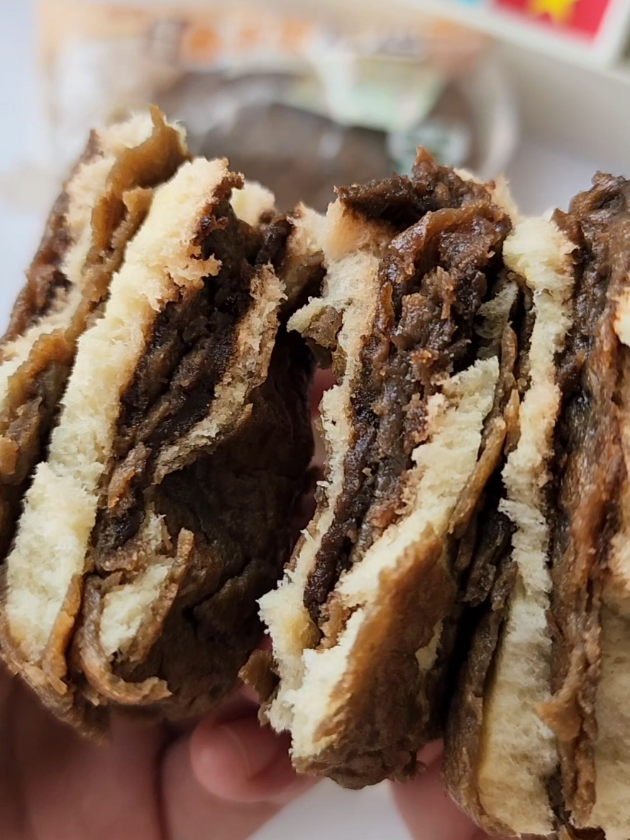 Bánh trứng cuộn socola nội địa Trung #banhtrungcuonsocola #banhmiansang #banhminoidiatrung 