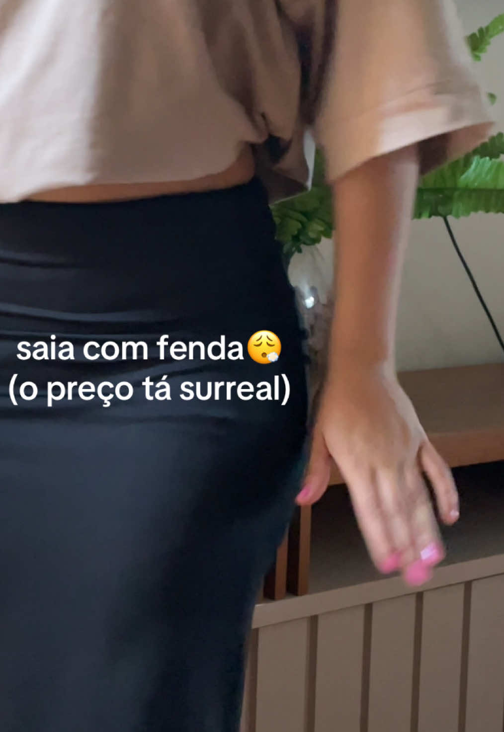 a saia mais perfeita 😍#modafeminina #tiktokshop #saiacomfenda #viraltiktok 