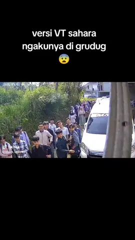 @sahara_vibesssss fitnah itu kejam loh padahal asyik kalo joget bersama pas lagi pada kuliah atau selesai kuliah 🤭🤭 apalagi suara musik situ di kencengin pas ada kumpul mahasiswa kuliah #dosenuin  #sahara_vibesssss 