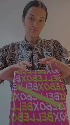 @belleboxro 🥰 Unboxinggggg ❕️❕️❕️  #foryou #viral #unboxing #beauty #beautyhaul 