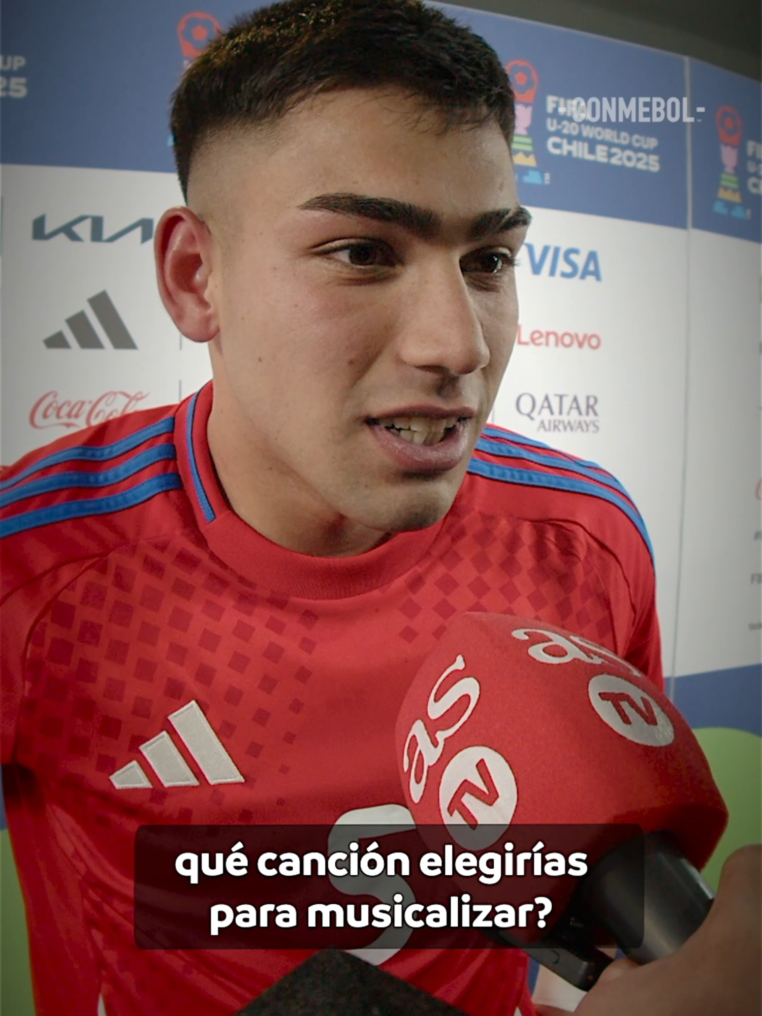 ¡Nicolás Suárez le puso música al triunfo de #Chile! 🎵🇨🇱 #CreeEnGrande