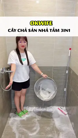 Lần đầu tiên thấy cây chà sàn nhà tắm mà tích hợp hẳn 3 in 1. Vừa chà sàn vừa gạt nước, nhanh sạch sẽ mà còn gọn gàng #nhaamberday #caychasan #caychasannhatamdanang 