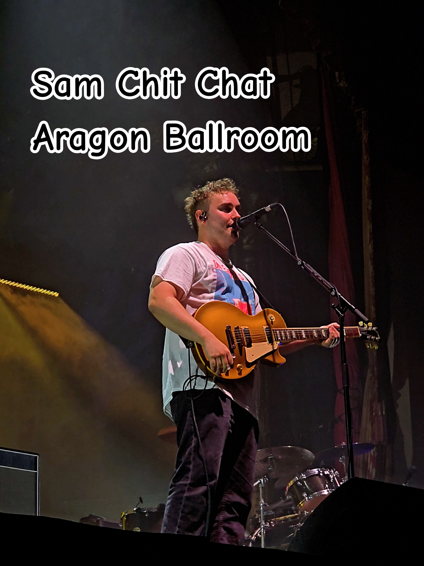 Apparently this was the coolest venue that they've ever performed in ^_^ Chicago win 😤 (also, some of us *do* understand you when you talk, Sam, and aren't just laughing at everything you say!) @Sam Fender #concert #chicago #chitchat #samfender #peoplewatchingtour 
