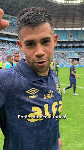 MUITO FELIZ 😁🇪🇪 Aravena entrou no segundo tempo, fechou o placar e garantiu a vitória do Tricolor!