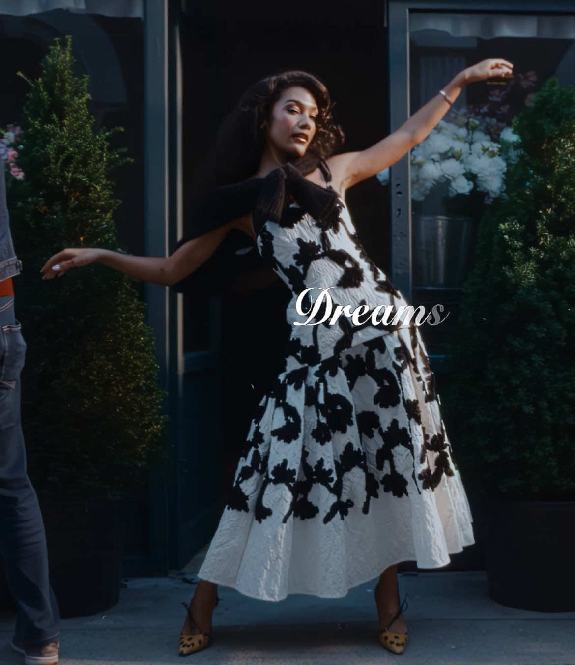 FAV FROM THE ALBUM  @Olivia Dean  { #theartofloving #oliviadean #newalbum #fyp #edit } So easy to fall in love Olivia Dean new album edit