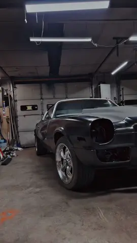 Carnage lol #heavylikeachevy #70s #camaro #musclecars #4spd 