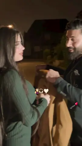 #انتي_بعيني_احلا_بنيا🥺♥#منشن_لشخص_تهديه_هيك_هدية♥️😍 #إكسبلور؛🔥 #fypシ゚viral🖤tiktok 