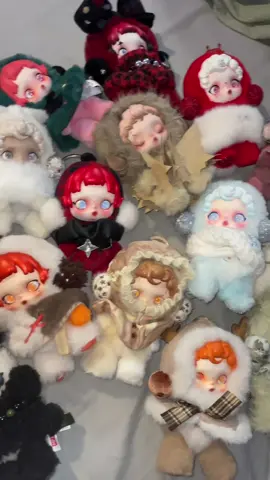 Due to a lack of space, I am trying to innovate.. #popmart #skullpandapopmart #room #blindbox #fyp 