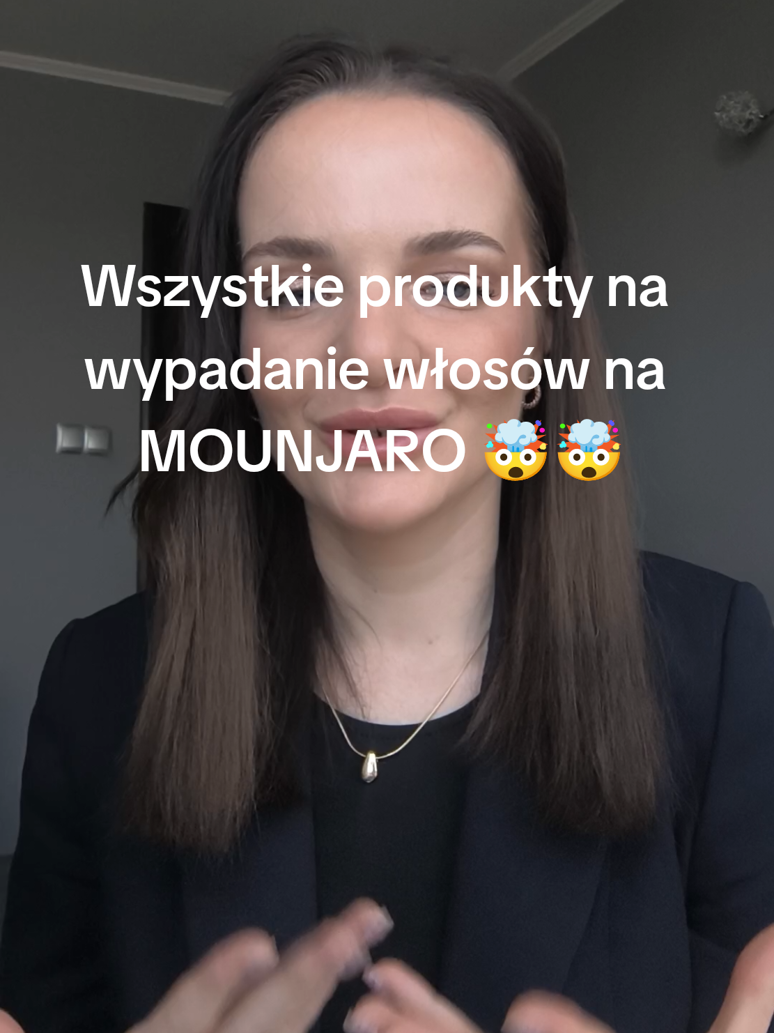 Problem wypadających włosów towarzyszył mi przez ponad 9 miesięcy, śmiało mogę powiedzieć, że zgubiłam połowę swoich włosów, testowałam wiele rzeczy, aż wreszcie znalazłam coś co działa!  Poznaj: Najlepszy szampon i odżywka do włosów od @sheispolska  Olejeki do włosów, który nada blask od @sanna.oat - siła jest w naturze, a ja mam kolejny powód by kochać owies 🌾 Oraz suple, które działają cuda! @onevital.pl @vitapil_zdrowe_wlosy_i_skora  A jeśli szukasz miejsca, gdzie wykonasz mezoterapię skóry głowy, oraz lekarza, który znajdzie przyczynę wypadania włosów to czekam na Ciebie w @der_clinic #mounjaro #mounjaroupdate #mounjarotok #dc #wypadaniewlosow 