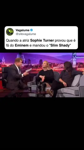 Certeza que a Sophie Turner aprendeu as letras do Eminem no Vagalume 😜 Impressionou até o Dave Grohl, do Foo Fighters! #Eminem #MaeshallMathers #SohpieTurner