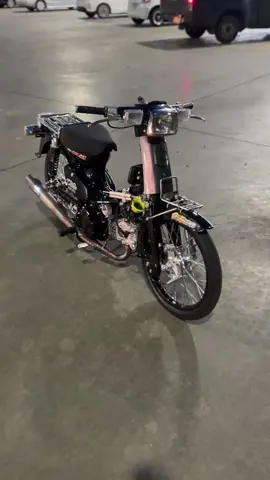 เท่ยังจั๊ฟ😩🖤🔥#ต้นจ๋า #อู่ช่างต้นธนพล #อู่ช่างรักษ์ #เสี่ยอึ่งปลาสด🐟 #รับจัดสภาพเเต่งรถมอไซค์ทุกรุ่น 