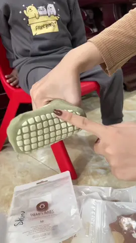 Chọn ngay cho bé ạ! Kh lo trơn trượt! #xuhuong #thinhhanh #tất #vớ #tatvo 