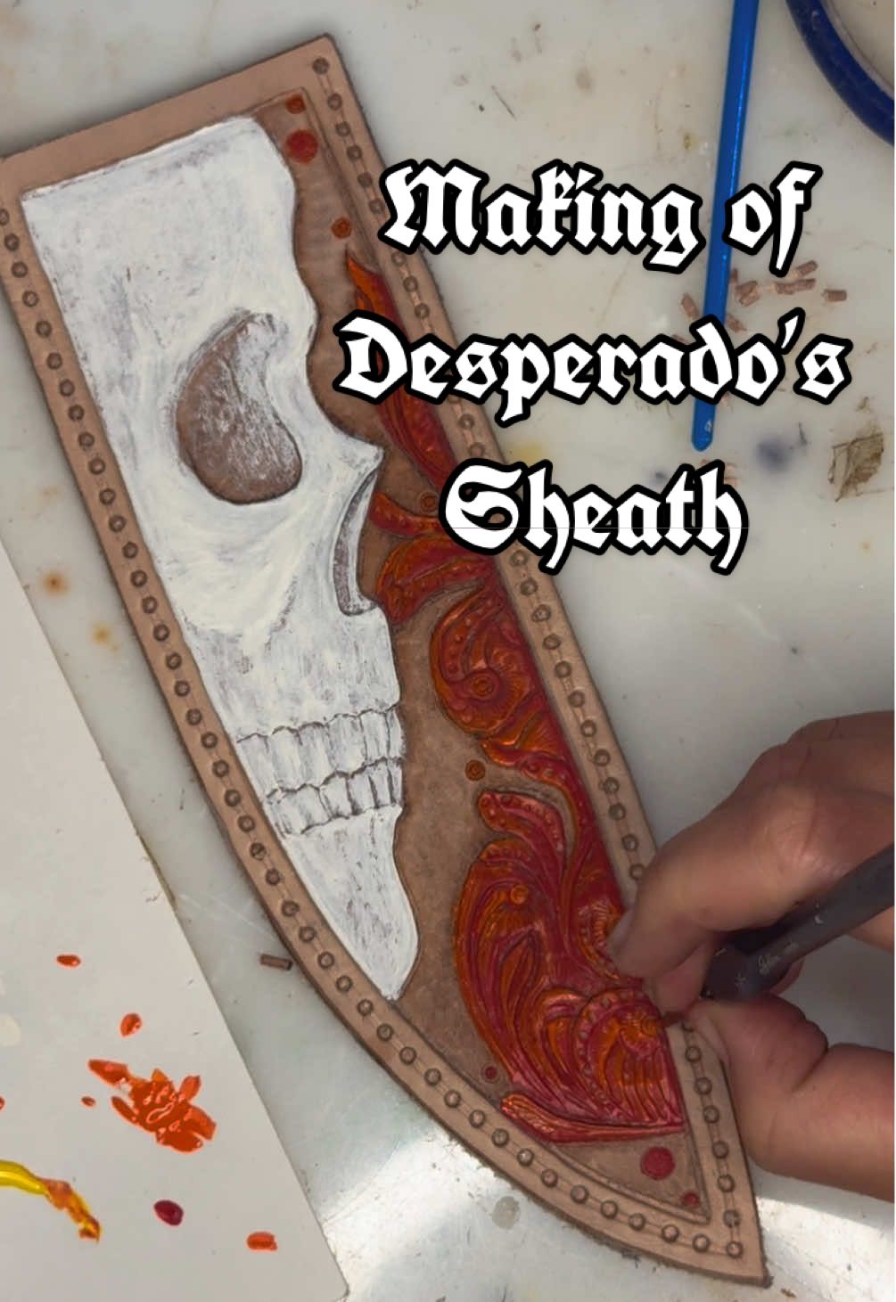 Throw back to making of this sheath for @𝕹𝖔𝖗𝖘𝖊𝕱𝖔𝖗𝖌𝖊𝖉 ‘s blade Desperado 🤠 inspired by RDR2  #skateelfleather #rdr2 #norseforgeblades #leathercraft #leatherwork 