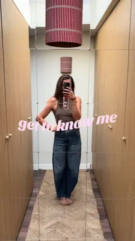 🙋🏻‍♀️ Tijd voor een voorstel rondje!  Laatste tijd zijn er veel nieuwe volgers bijgekomen! Dus tijd voor wat meer persoonlijke content. 🫶🏼 ❤️ voor interieur, styling & alles wat daar mee te maken heeft 🙋🏻‍♀️ flapuit  ❤️ reizen & avontuur! Én tegelijkertijd ook ZO blij worden van thuis  💭 dromer  ❤️ mijn werk!  🦸🏼‍♀️ ik denk dat alles mogelijk is / tikkeltje naïef? 🫣 ❤️ family & friends maar ook veel te goed alleen kunnen zijn  Lievelingsplek? Aan zee 🌊  Mijn boodschap? Omring jezelf met mensen waar je blij van wordt! Van omgevingen waar je blij van wordt! Je werkplek, je interieur. En daar hoop ik je mee te inspireren. ❤️  Leuk als je mij wilt volgen. 🫶🏼  #gettoknowme #life #personal #interieurinspiration #Lifestyle 