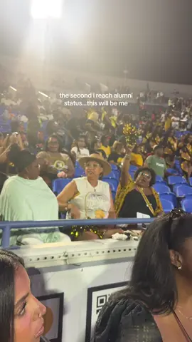 just in the stands making noise…BOM BOM BOM she is me and i am her, i promise you cause that is what i call school spirit #ncat #collegelife #hbcu #hbcupride #viral  