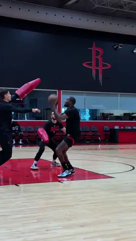 Being a Superstar for 5 different franchises is wild #kd #kevindurant #superstar #houston #rockets 