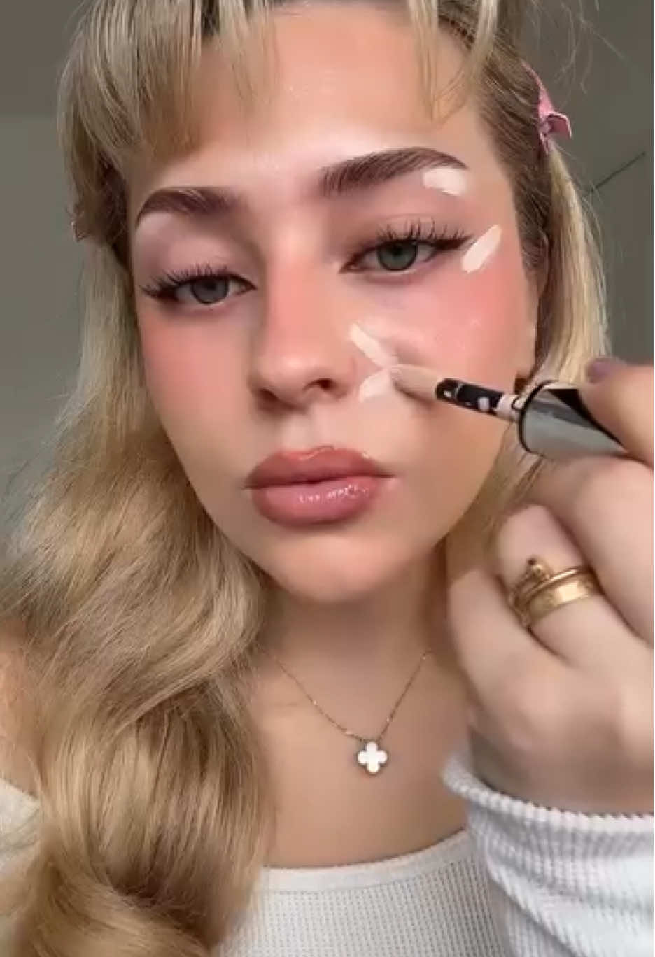 Share this hack with a friend✨ @lenkalul #concealer 