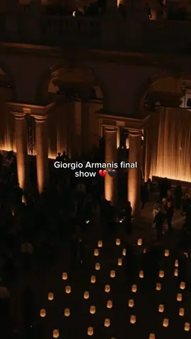 Legends never die! The #GiorgioArmani show is closing Milan Fashion Week tonight and wow… the production team are honouring him in the most beautiful way possible. Dark, candlelit venue with guests all dressed in mainly black or pieces from Mr. Armani’s collections. A beautiful tribute — emotional!!!!! 🖤🖤🖤 #Fashion #Runway  