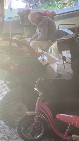 My daddy is 89 yrs old and still going. We lost my momma 14 yrs ago and I almost lost my daddy last yr. I don’t know where I would be without Jesus and my daddy. #praisethelord #Jesus #daddysgirl 