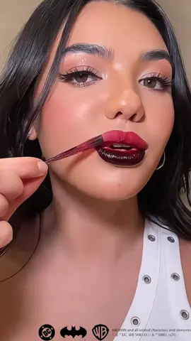 Such a satisfying peel 🤩 ID: 191738042 #lipsticktutorial #glossylip #LipGlossAddict #makeup #LipHacks #Sheglam #SheglamXCatwoman #Catowman #Halloween