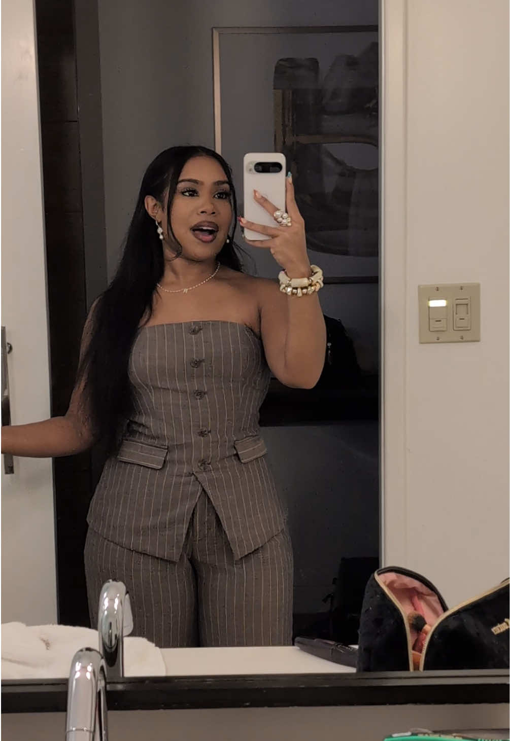 🫠 the lighting was TERRIBLEEEEE #OOTD #nike #businesscasual #fallfashion #officeoutfitinspo  FIND OUTFIT LINKED IN BIO (LTK) @Express 