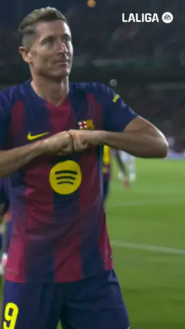BACK AT IT 😍 #fcbarcelona #barçaontiktok #lewandowski #laligahighlights @Robert Lewandowski 