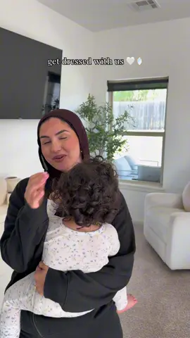 get dressed with us!!🖤🤍🖤