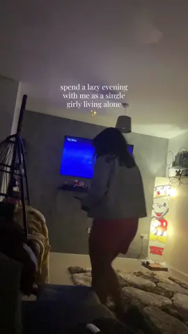 A little insight to what I get up to for my bedtime routine ✨❤️ #bedtimeroutine #simpleevenings #singlegirly #relatable #cosyvibes 