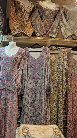 محل شارقه سوق قديم محل الطيلسان 