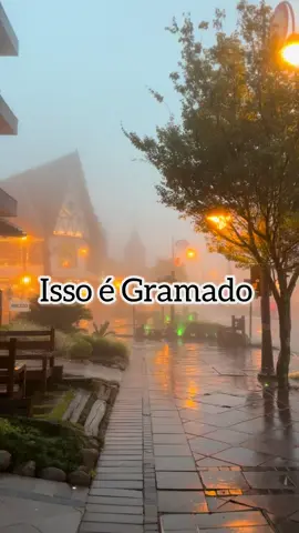 📍Gramado- Brazil  Solicite seu orçamento de hospedagem na pousada  Villa Cantaloa pelo WhatsApp 54-996447242. Quer que eu faça teu roteiro personalizado, me chama no WhatsApp 54-996303310. Use o cupom de desconto Miriam no Laçador de Ofertas e na página da Brocker Turismo. Siga @miriam_gramado #natalluzdegramado #natalluz #gramado #serragaucha #pousadaemgramado      
