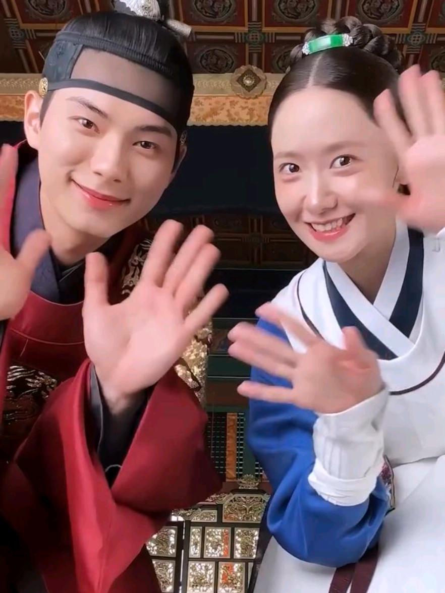 وربيييي النهاية فرشاااات كنت اتوقعها حزينة 😭😭 💃💃💃#kdrama #fyp #bonappetityourmajesty #هنيئا_مريئا_جلالتك #مسلسلات_كورية 