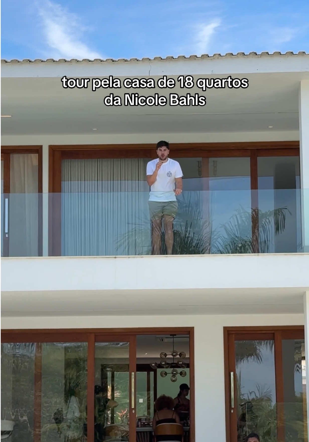 uma cidade particular, né @Nicole Bahls?