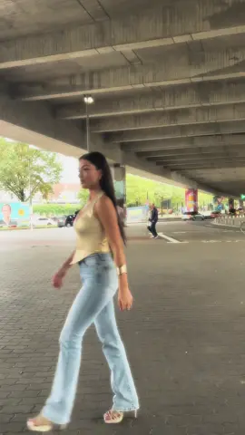 in the middle of the city✨ #tuti #fypシ #walkinthecity #outfitinspo #lifelately 