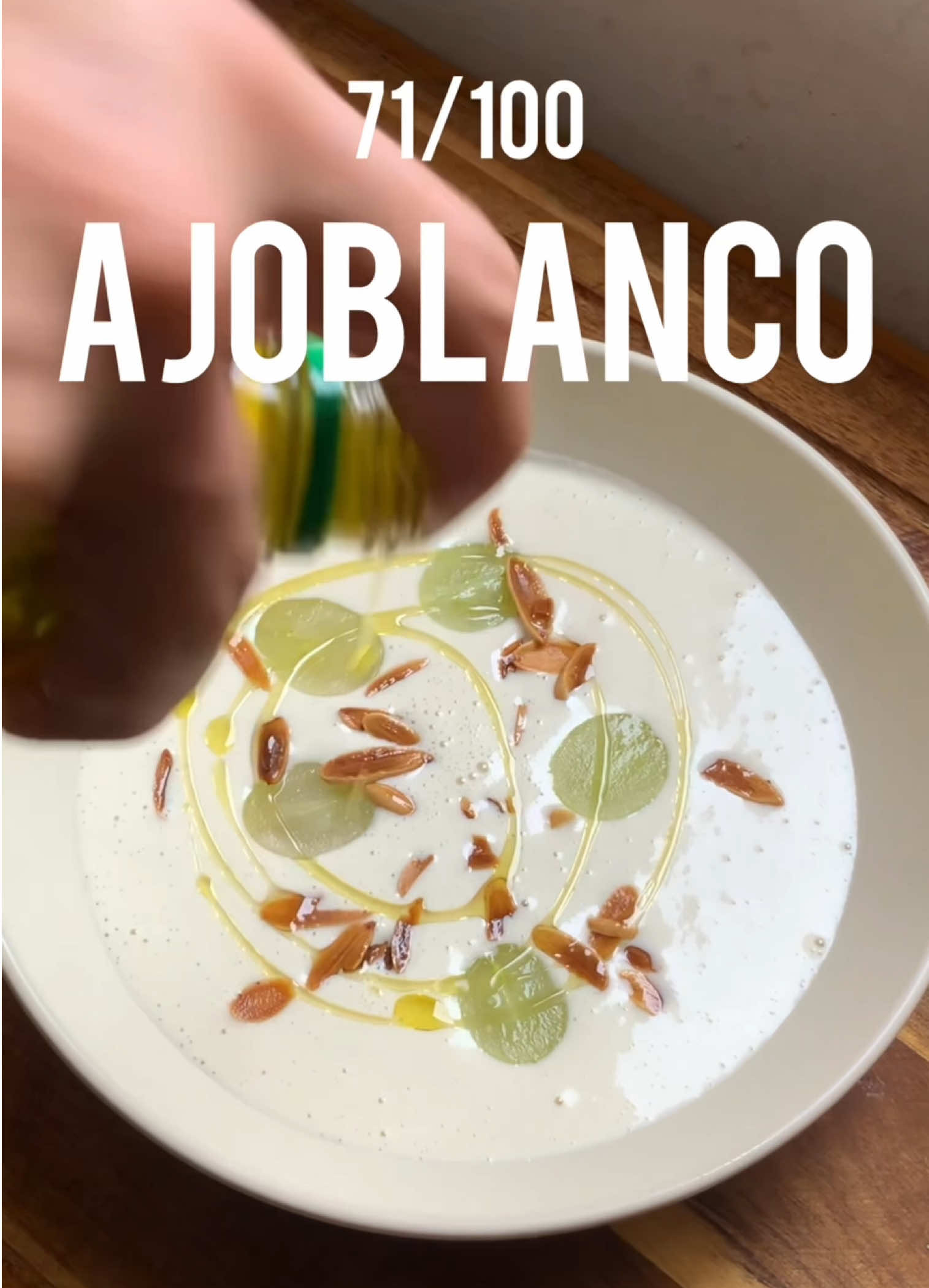 71/100 AJOBLANCO  INGREDIENTES: - 100G Almendras peladas - 60g pan  - 2 dientes de ajo - 1/2 cda sal  - 1 cda vinagre de jerez - 180g agua  - 60g aceite de oliva extra Virgen  #lima #cocina #peru #fyp #chef         