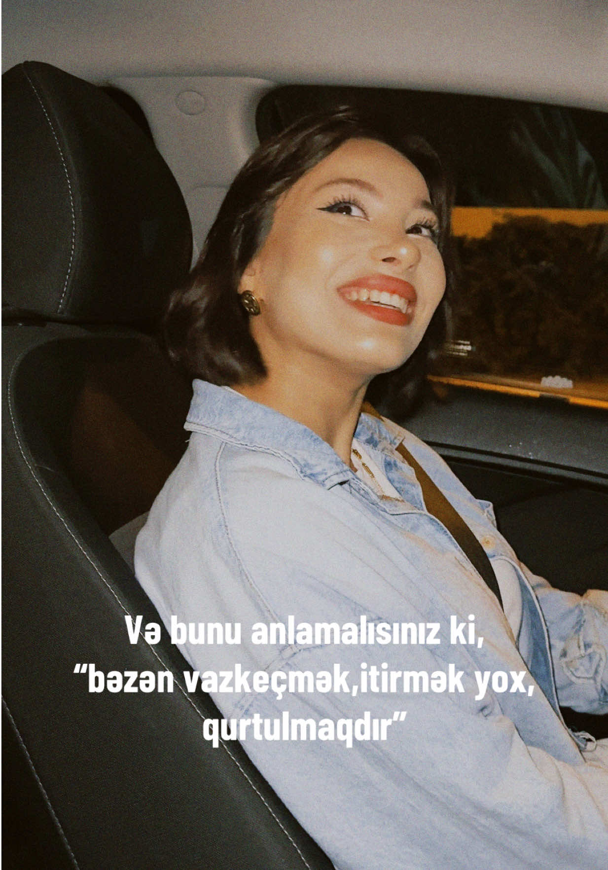 Ona görə özünüzü heç kimə görə üzməyin,ən başda siz və sizin özünüzə olan dəyəriniz,hörmətiniz önəmlidir🧡  Həyat davam edir,yeni sevgilərə,tanışlıqlara açıq olun🧚🏻‍♀️🌸 