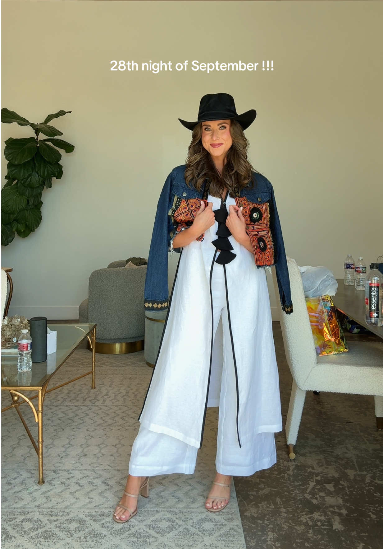 A Texas fall transition outfit & a moment for the back of the jacket 🤭