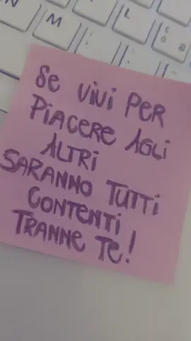 Da settimane ti mostro in modo trasparente come funziona la mia attività di rivendita di prodotti digitali. ❌Non dico che sia facile.  ✅Ma dico che è possibile.  Per me era un sogno.✨ Ora è realtà, perché ho avuto il coraggio di fare il primo passo. Se senti di volere di più dalla tua vita, sei nel posto giusto! Scrivimi 