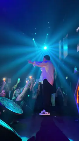 yavrum sen her şeyi inadına yapıyorsun🫣🤍🫶🏻@p0izi #poizi #konser #fyp