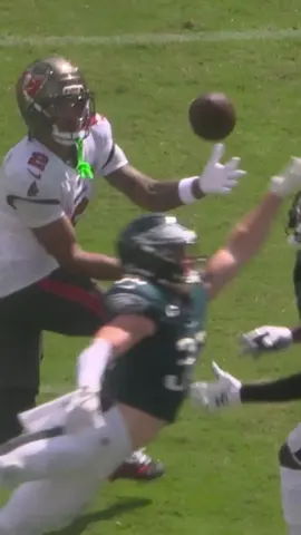 unreal 🎯 #nfl #emekaegbuka #bakermayfield #tampabaybuccaneers @Tampa Bay Buccaneers 