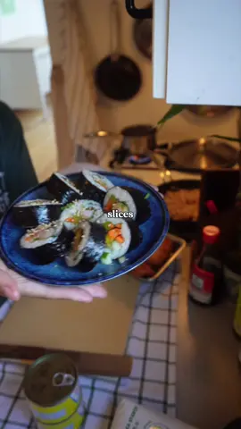 This wraps up the menu for my first run of The Meowjong Pawlor (my apartment mahjong parlor) 🀄️ Until the next one! ✨ #shrimpkimbap #kimbap #koreanfood #apartmentmahjongparlor #themeowjongpawlor 