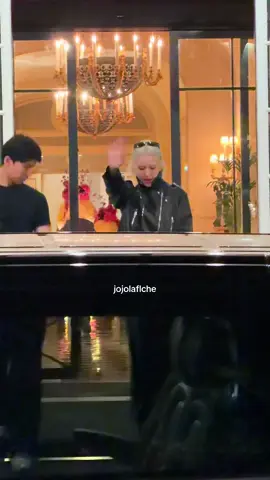 Jeon Somi in paris for the fashion week #fyp @JEON SOMI #somi #parisfashionweek #pfw 