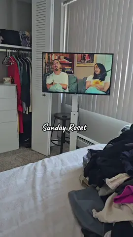 Best way to clean the house while be entertained 👌  RandomChat @Jay Wheeler  #randomchat #sundayreset #Lifestyle #youtube #lifestylecreator 