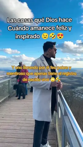 #otranocheotra #humor #colombianos #tendenciasdetiktok #viralvideostiktoks Cositas qué se encuentra uno Por hay..... 😉 