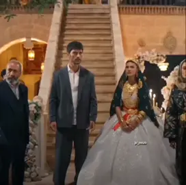 فكره مدري من وين طلعتها بس ضابطه احس😭  #الخليفة_halef #سرحات_ملك #ملك_يلدوران #aybukepusat #ilhanşen 